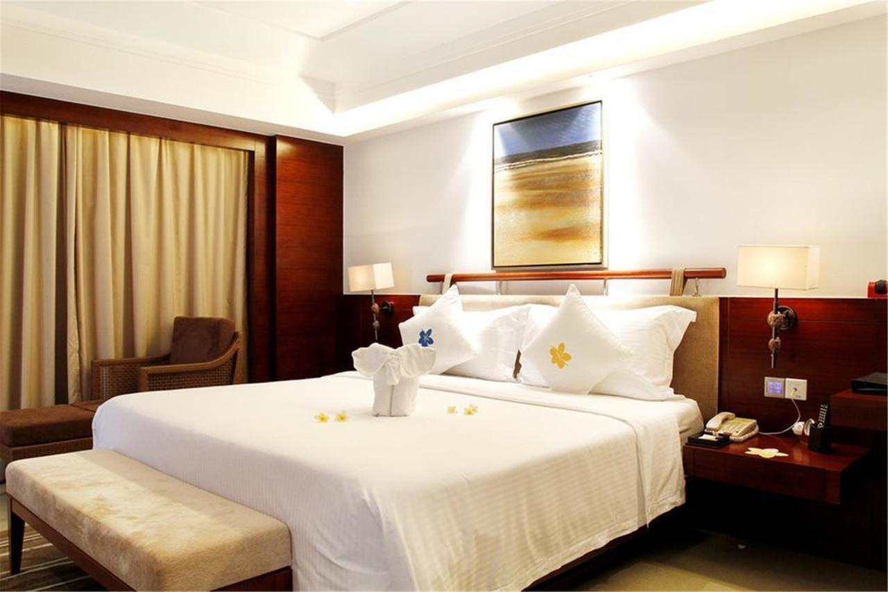 Marina Spa Hotel Санья Экстерьер фото