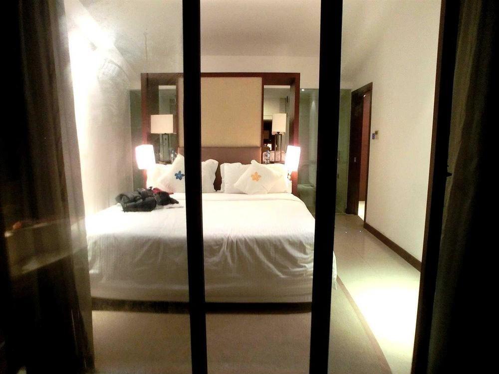 Marina Spa Hotel Санья Экстерьер фото